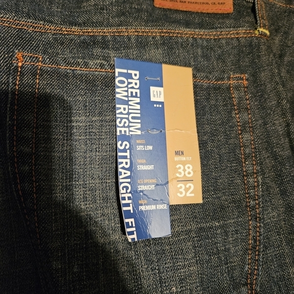 NWT GAP premium Low Rise Straight button fly jeans size 38x32. - Picture 1 of 10